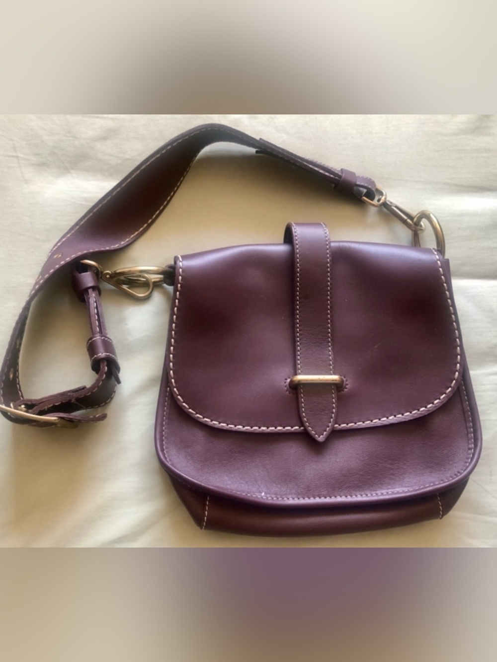 euc Roots Canada Women’s Purple Leather shoulder Bag - Picture 2 of 10
